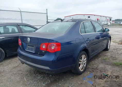 2007 Volkswagen Jetta 2.5 from USA, damaged, VIN 3VWSF71K87M045675